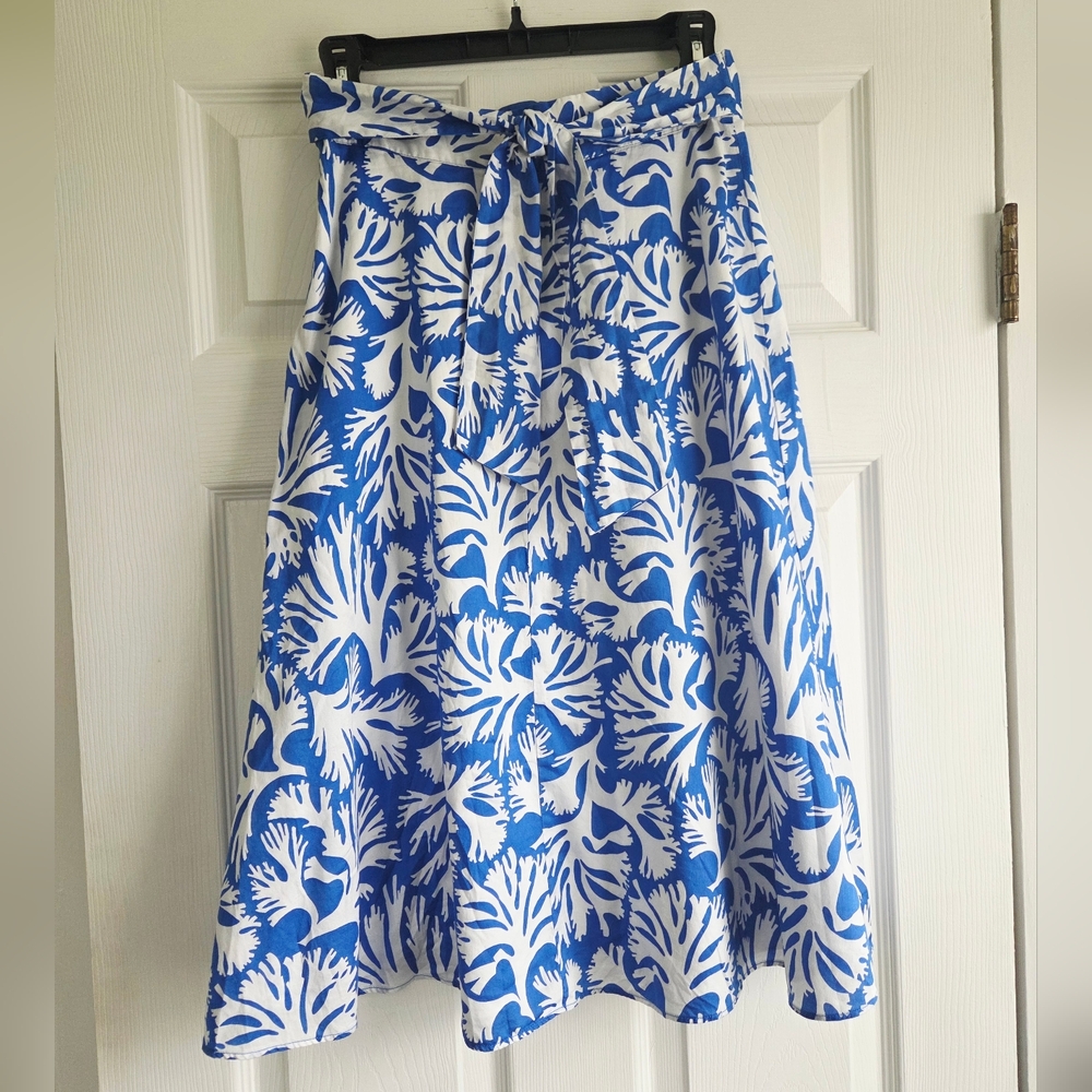 Ann Taylor ✨️ Women's Blue & White Floral Midi Skirt Size 2P